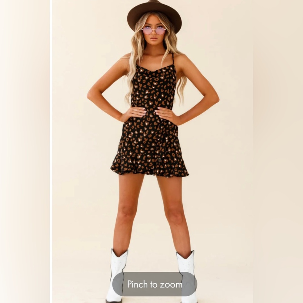 SELFIE LESLIE Hey Girl Ruffle Hem Romper Animal Print SIZE: Medium - Picture 1 of 13